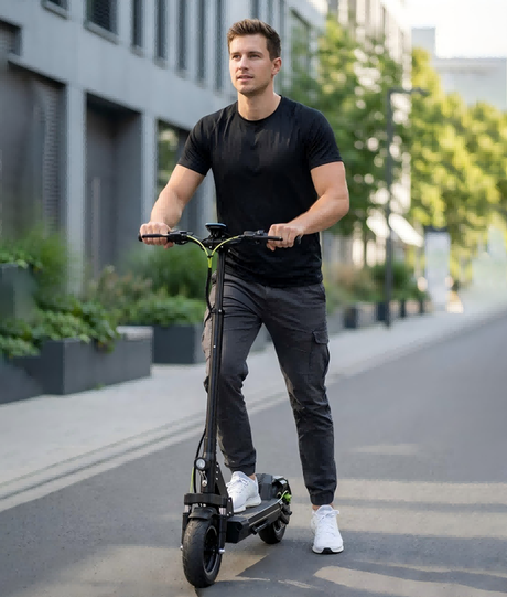 Does your electric scooter cut out when accelerating? Here are the causes and practical solutions.
