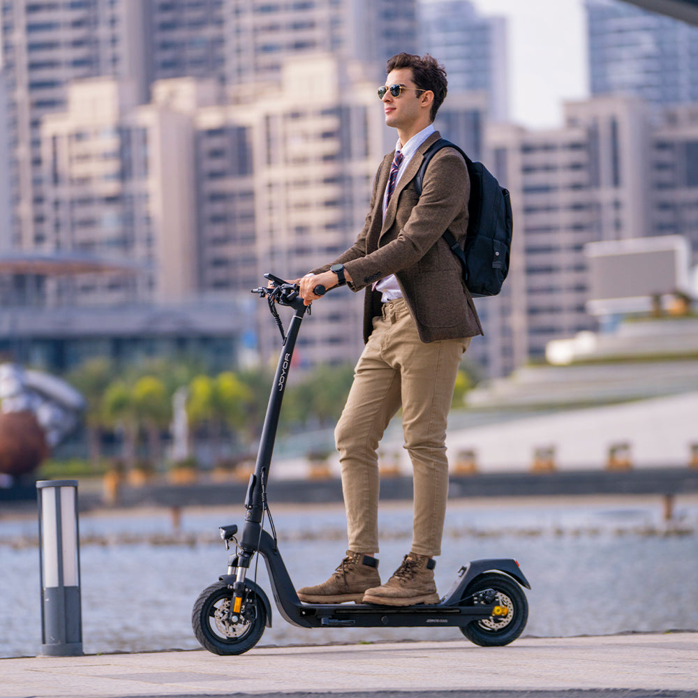 Scooter électrique JOYOR C10E - L'art du temps libre dans la mobilité